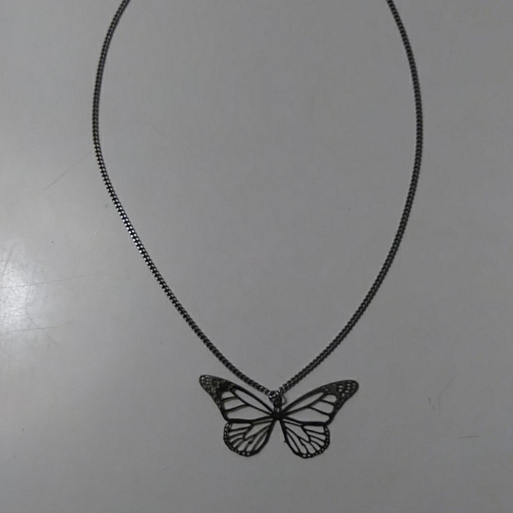 SALE! Vintage cut out beautiful Butterfly stainless steel necklace - Picture 4 of 8